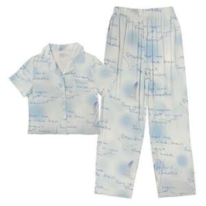 Official Merchandise 1989 TV Taylor Swift Pajamas Wildest Dreams. Size M.